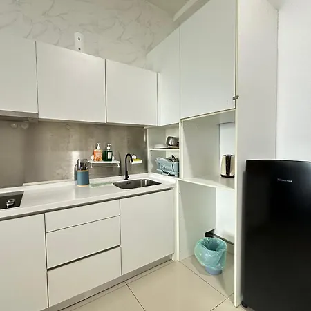 Twin Galaxy Studio 6Pax Free Wifi Netflix Johor Bahru Exterior photo